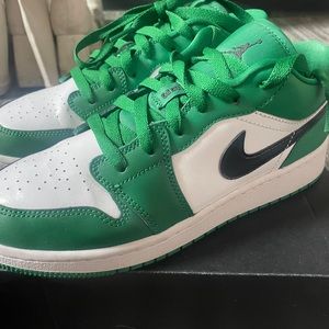 Nike Jordan 1 Lows in Pine Green